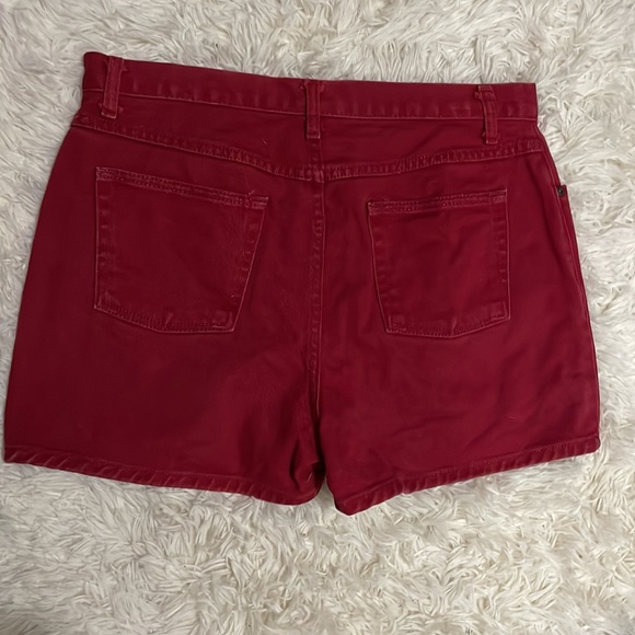 Shorts - Picture 2 of 3